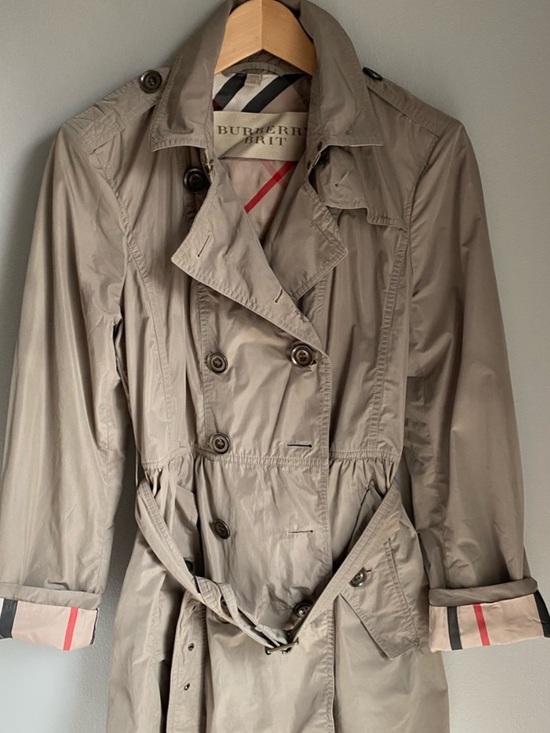 Burberry Jackets & Blazers - Beige Classic Burberry Trench Coat